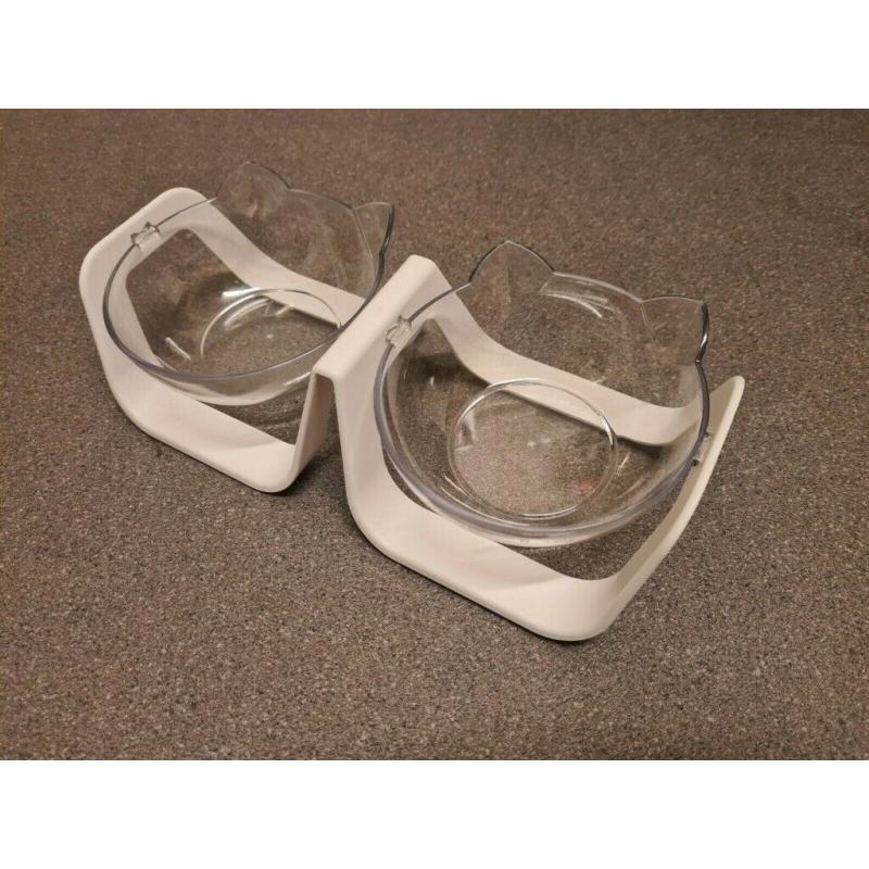 Tilted cat bowls with adjustable angle