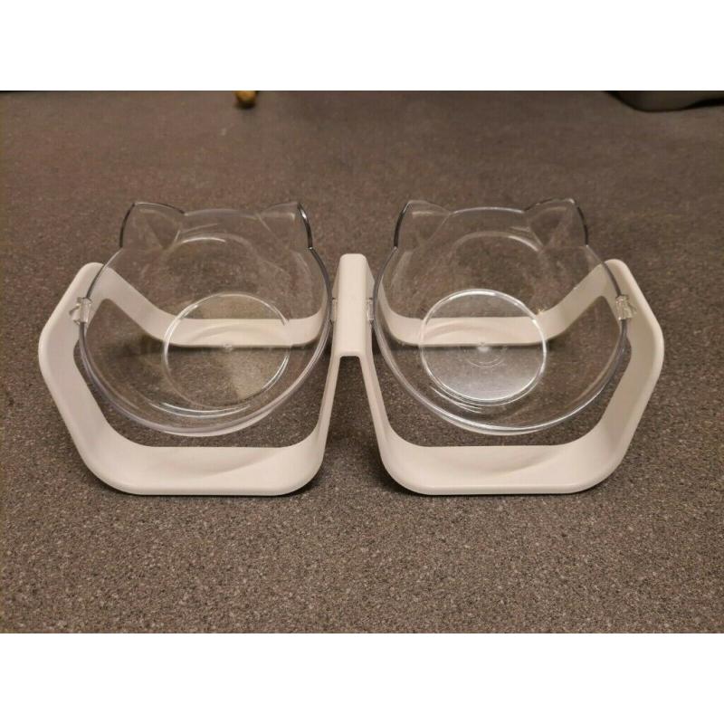 Tilted cat bowls with adjustable angle