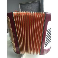 Red Gold Hohner Starlet Piano Accordion MM 26 40