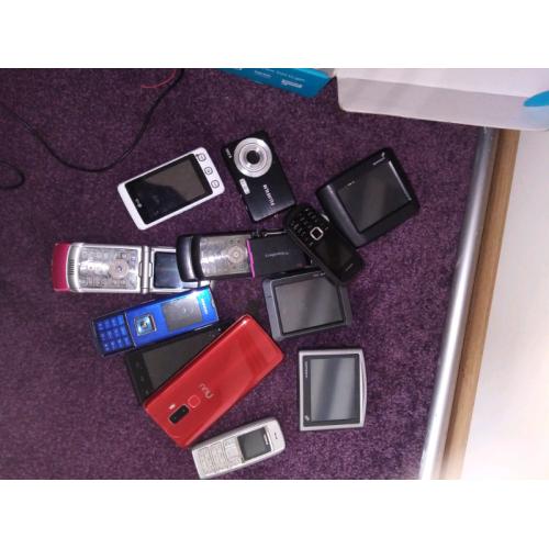 JOBLOTS PHONE AND TOM TOM SPARE AND REPAIRS
