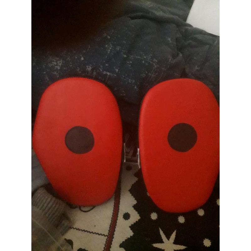 BBE Britannia Club hook and jab pads