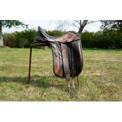 Black Country Monoflap Dressage Saddle, Vinici, brown, 17.5" medium wide
