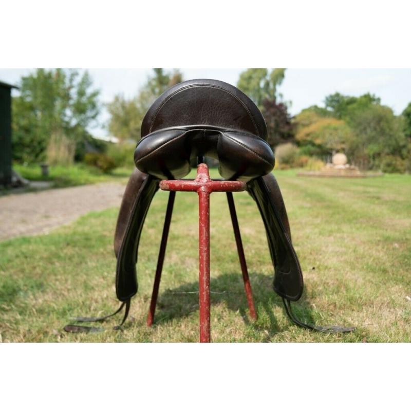 Black Country Monoflap Dressage Saddle, Vinici, brown, 17.5" medium wide
