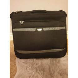 Suit / Dress Holdall / Carrier (ANTLER)