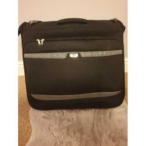 Suit / Dress Holdall / Carrier (ANTLER)