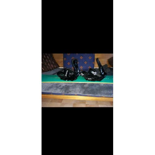 Burton fix snowboard with bindings.