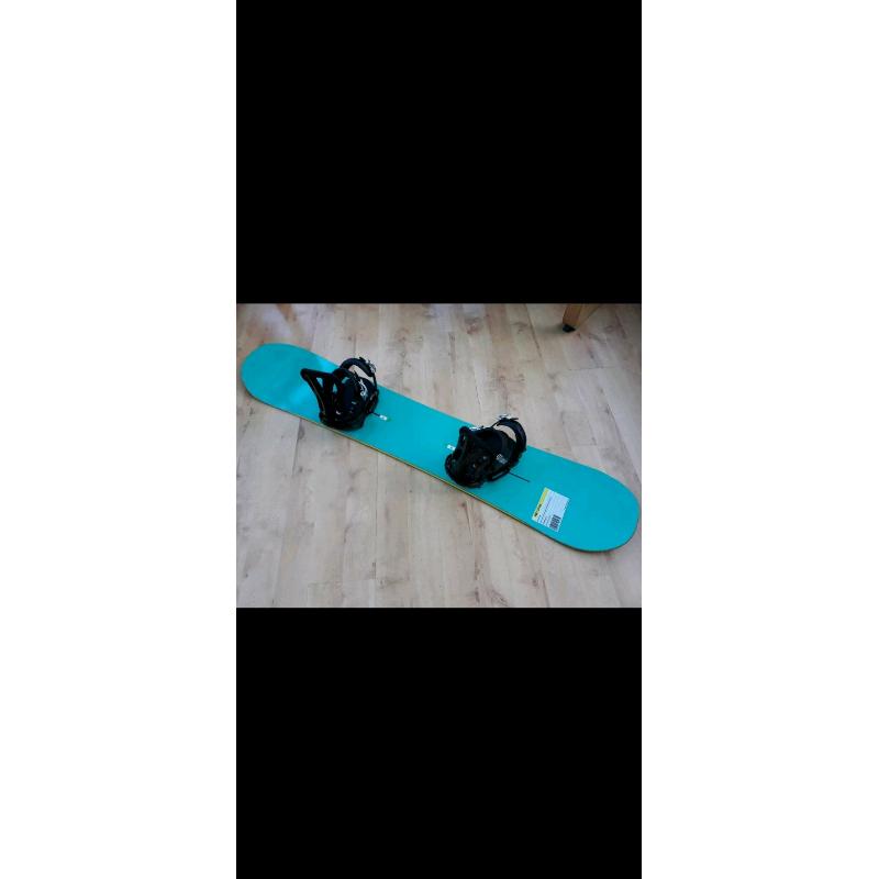Burton fix snowboard with bindings.