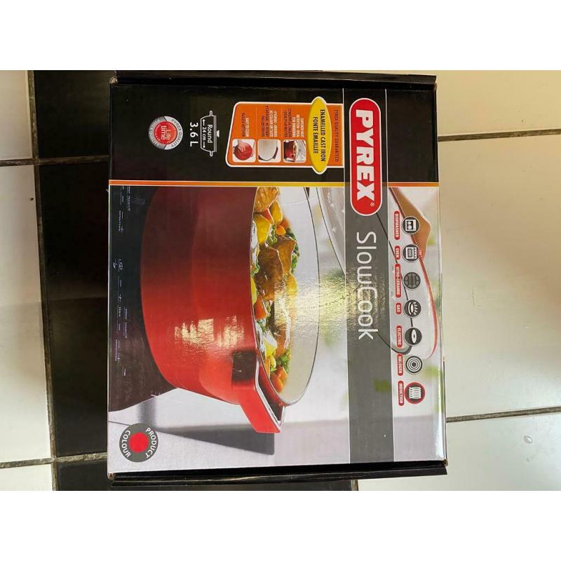 Slow cooker
