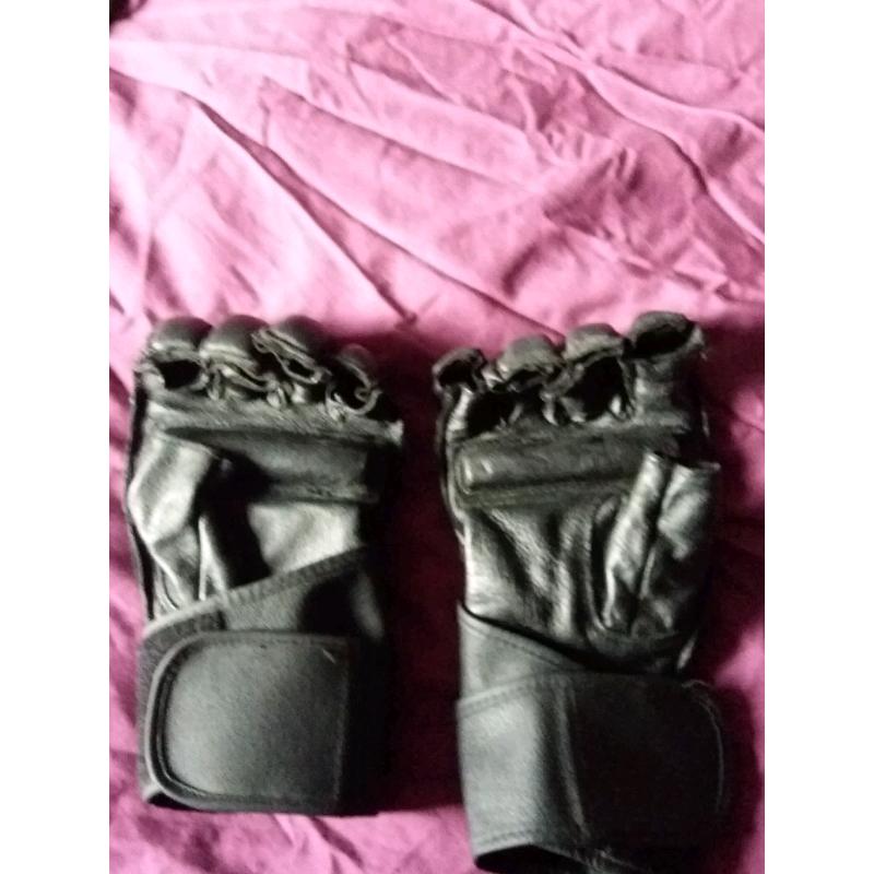 MMA Gloves Size S