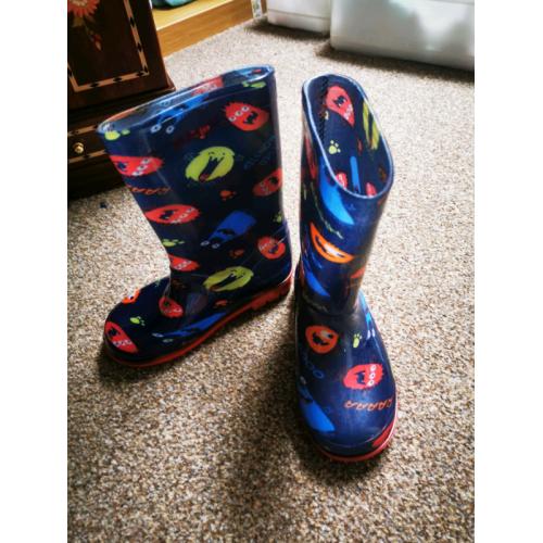 Boys wellingtons size 9
