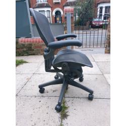 Herman Miller Aeron SIZE B FULLY LOADED - Brand NEW LUMBAR SUPPORT