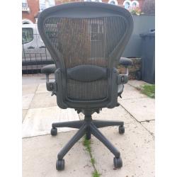 Herman Miller Aeron SIZE B FULLY LOADED - Brand NEW LUMBAR SUPPORT