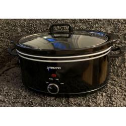 Large slow cooker