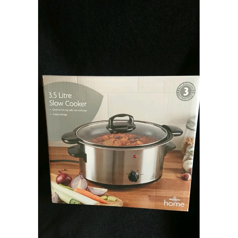 Slow cooker 3.5lt. NEW AND BOXED