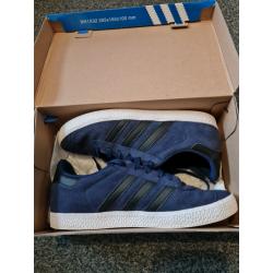 Adidas gazelle size 3.5