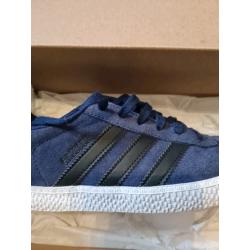 Adidas gazelle size 3.5