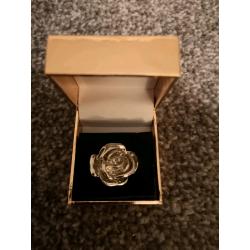 Silver rose bead ring
