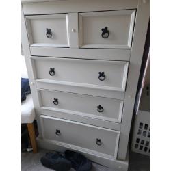 lovely 5 peace set nearly new bedroom furniture set