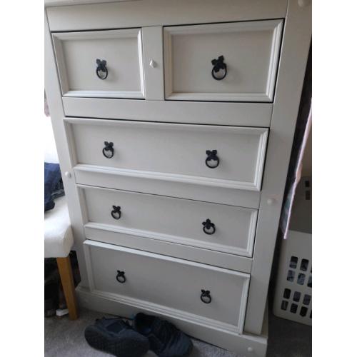 lovely 5 peace set nearly new bedroom furniture set
