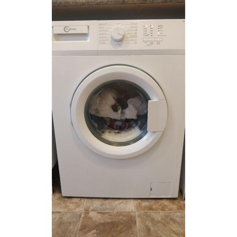 Washing machine in perfect condition (6kg, barely a year old)