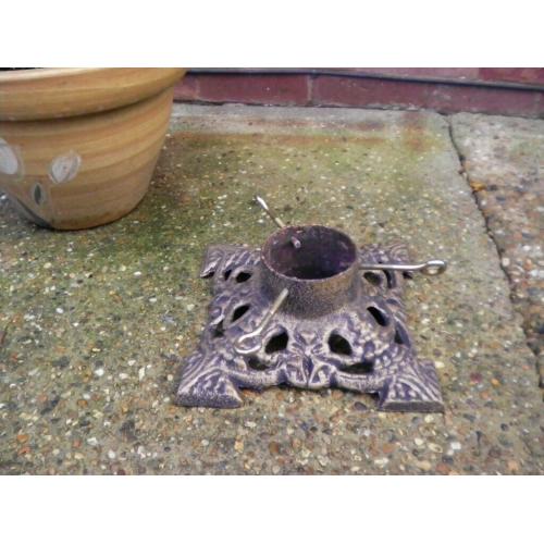 CHRISTMAS TREE STAND