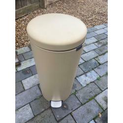 Brabantia 30L Pedal Bin - Almond