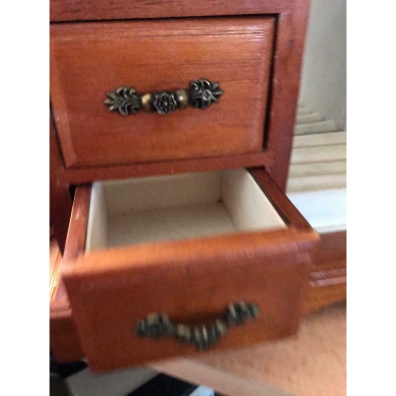 Jewelry Box Necklace earrings lite compartments