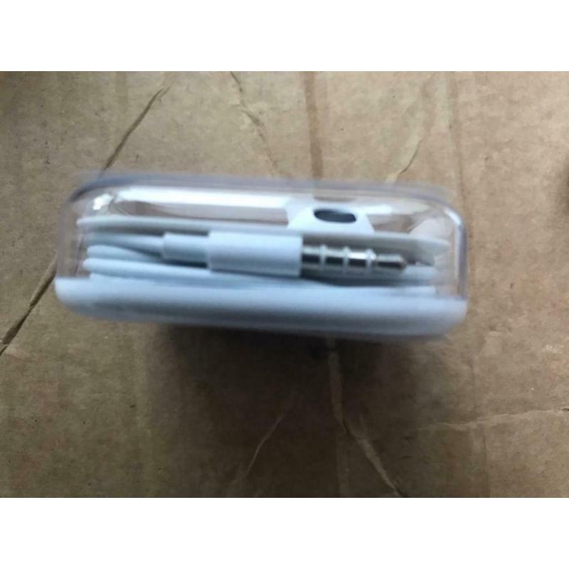 Earphones