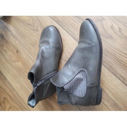 Next girl grey boots size 4 UK