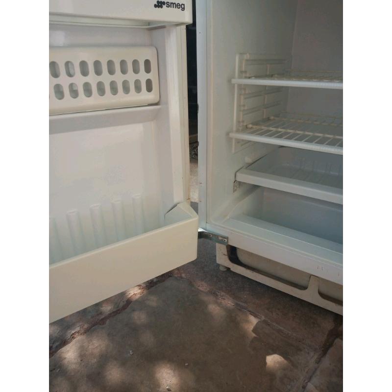 Integrated fridge