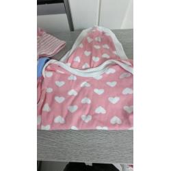 Baby clothes upto 9months