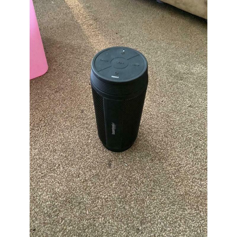 Speaker with flashing lights.