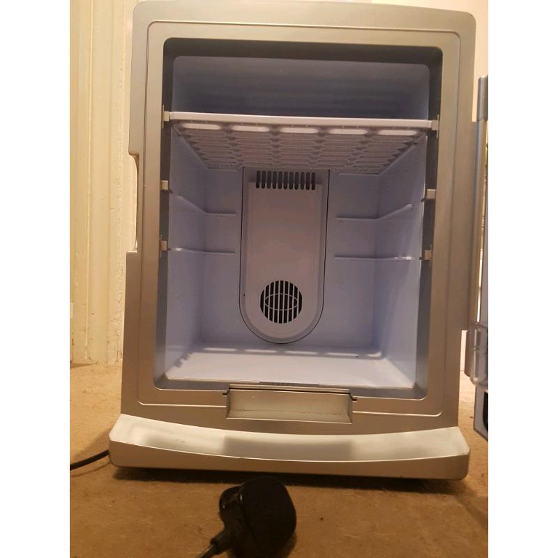 Mini fridge