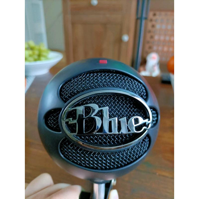 Blue Snowball Mic + Arm Stand