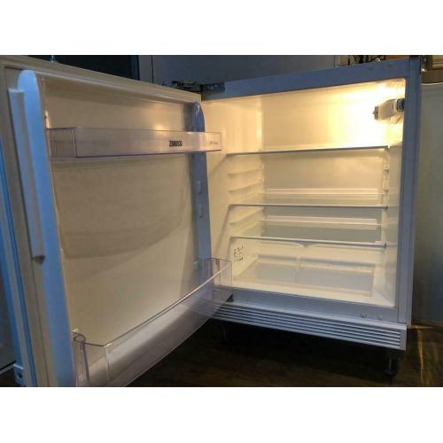INTEGRATED FRIDGE ( Zanussi)