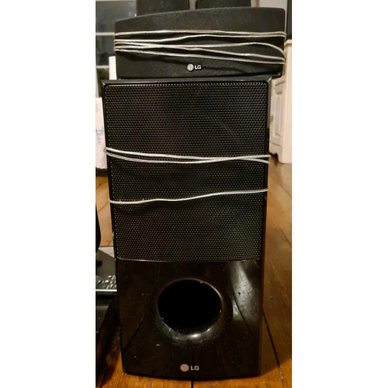 SOLD - LG surround sound bluray player hone cinema system & sub woofer
