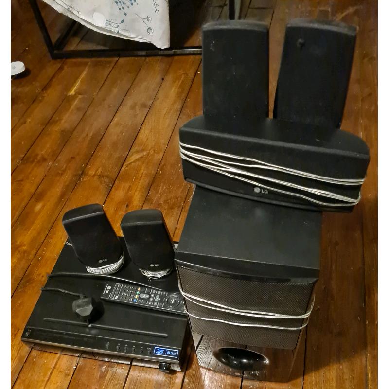 SOLD - LG surround sound bluray player hone cinema system & sub woofer