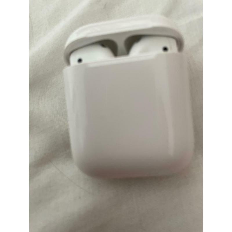AirPods