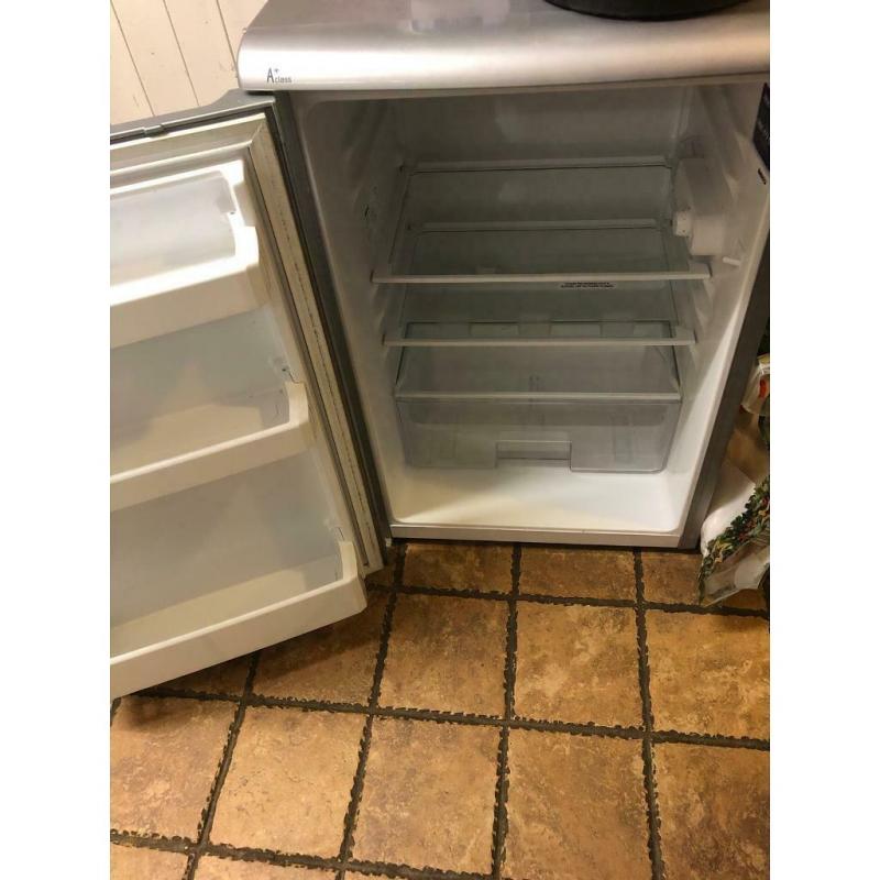 Beko under bench fridge
