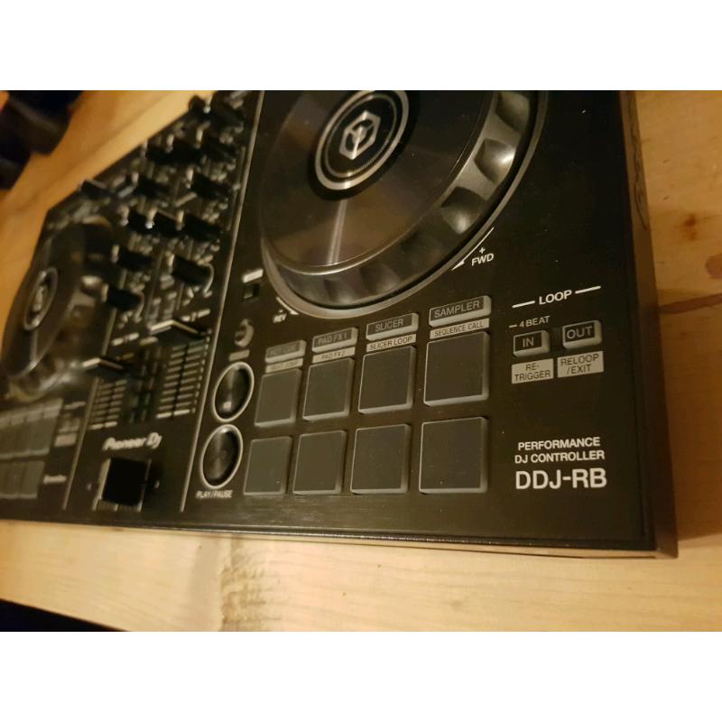 Pioneer DDJ-RB Contoller
