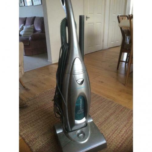Morphs richards ultralight cyclone vacume cleaner