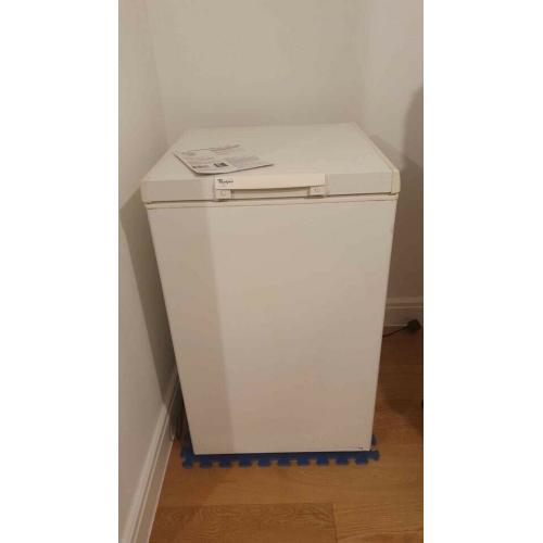 WHIRLPOOL WCS 105 LITRE CAPACITY VOLUME CHEST FREEZER WHITE LIFT UP LID