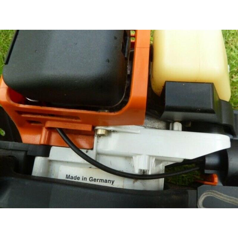 STHIL HS80 HEDGE TRIMMER