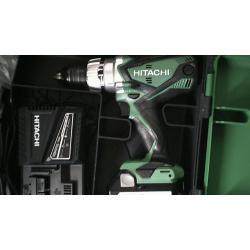 BRAND NEW HITACHI COMBI 5AH DRILL SET ONLY ?200 WITH LOTS OF DRILL BITS