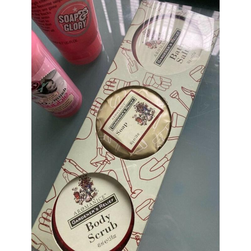 Soap & And Glory The Scrub 200ml, Bubble Bath, Set of Soap, Salt, Scrub