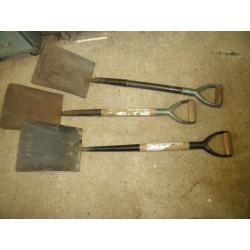 3 x heavy duty builders shovels ?5 each 2 wood shafts 1 steel shaft