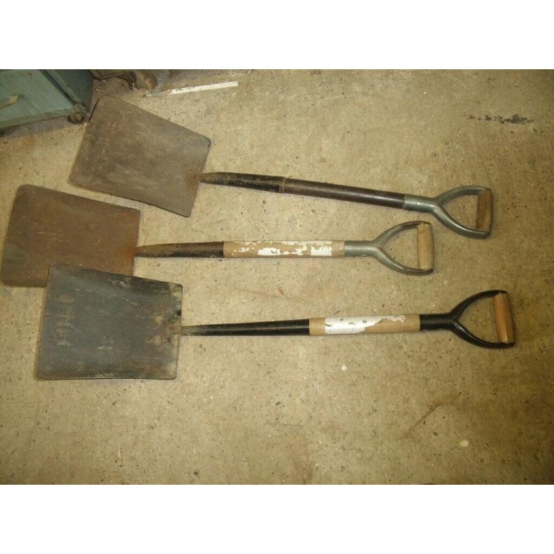 3 x heavy duty builders shovels ?5 each 2 wood shafts 1 steel shaft