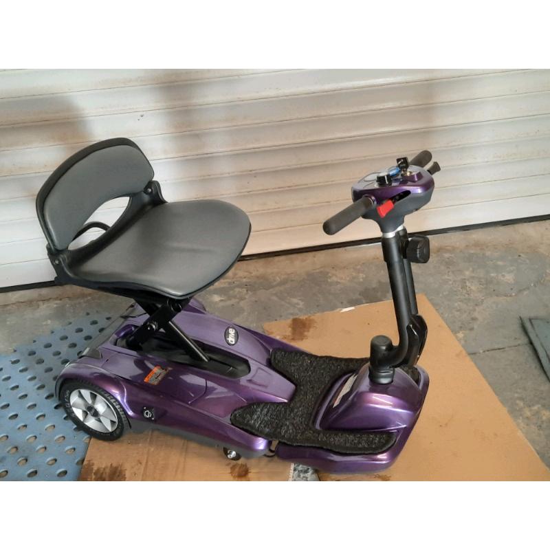Light weight folding scooter
