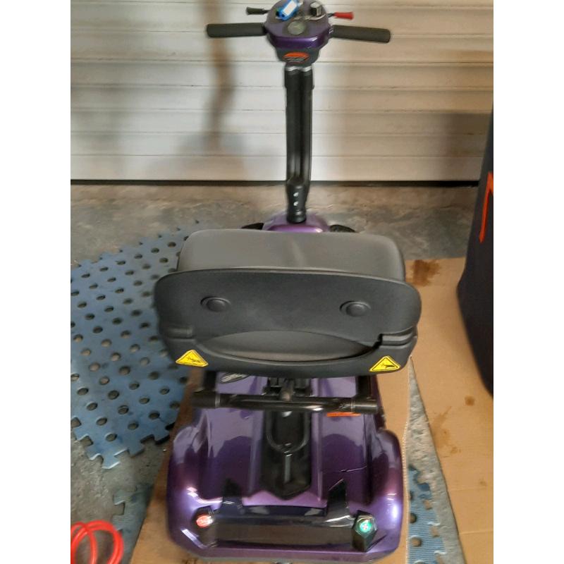 Light weight folding scooter