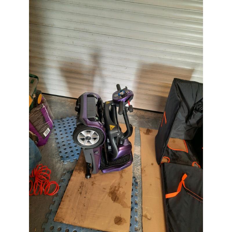 Light weight folding scooter